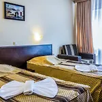 Amaris Hotell Slăntjev Brjag