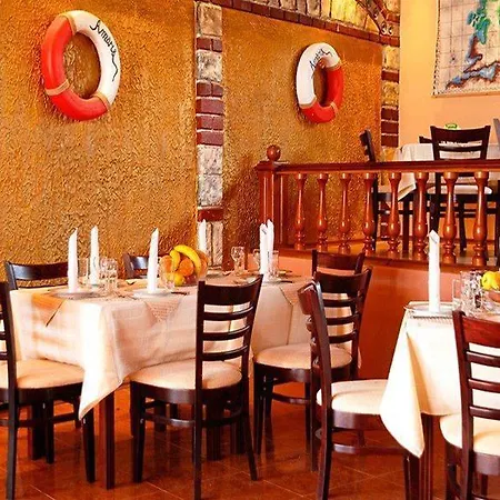 Amaris Hotel